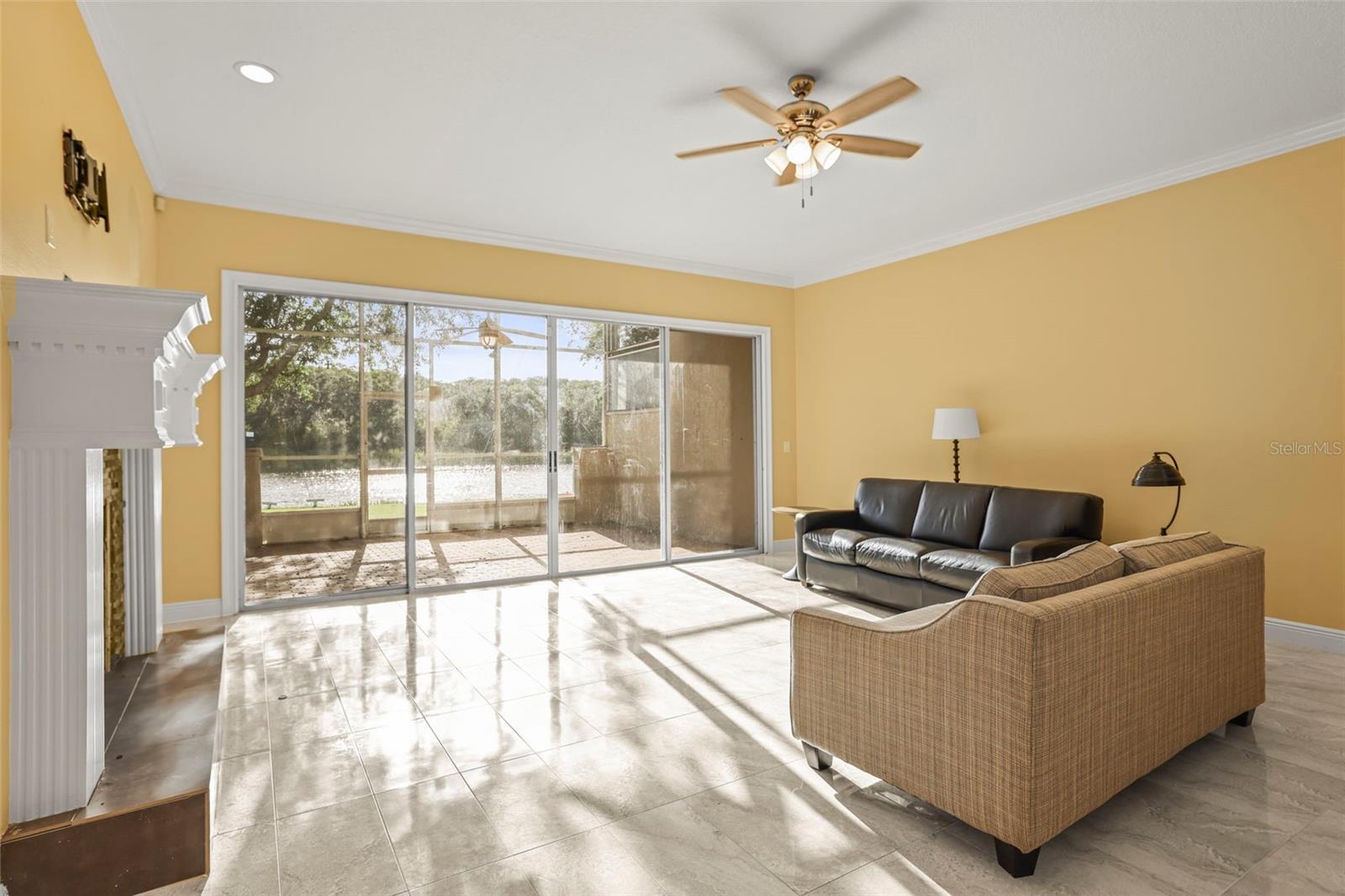 Image 9 of 42 For 1768 Lago Vista Boulevard