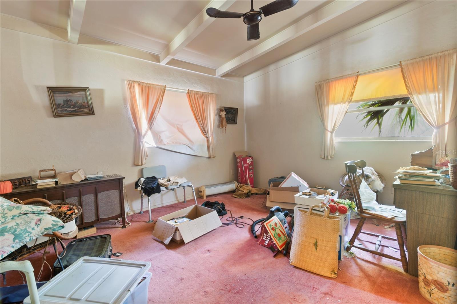 Listing photo id 4 for 6427 15th Street N