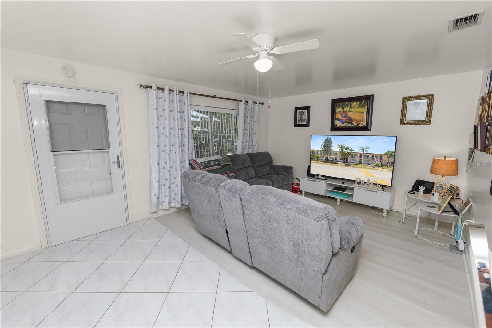 Image 14 of 40 For 1900 58th Avenue N 26