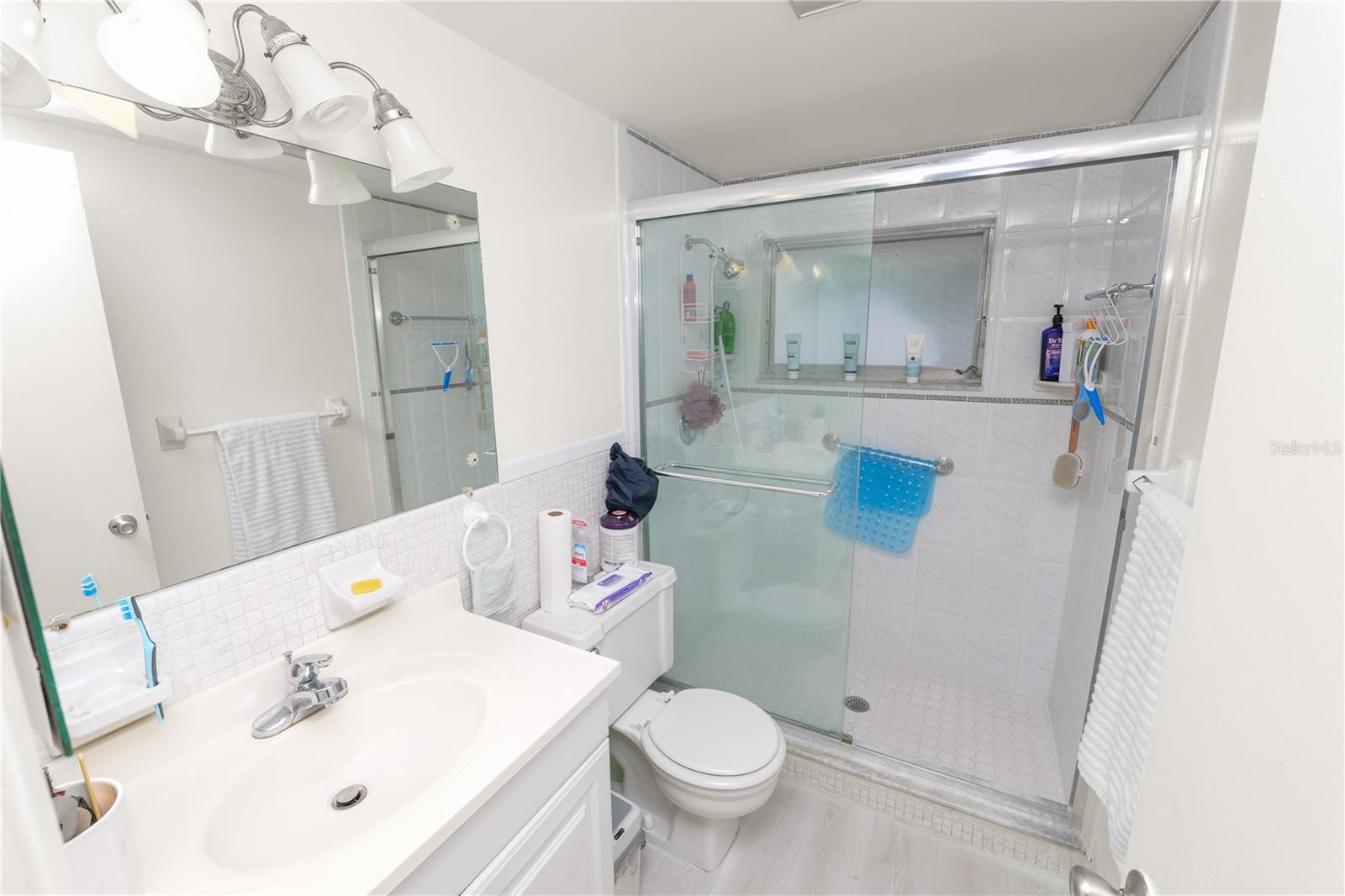 Image 20 of 40 For 1900 58th Avenue N 26