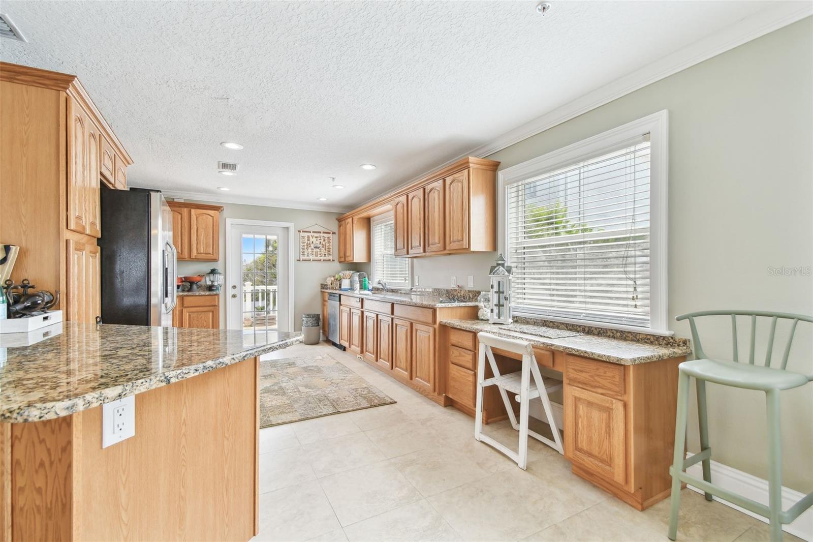 Image 17 of 98 For 16033 Gulf Boulevard