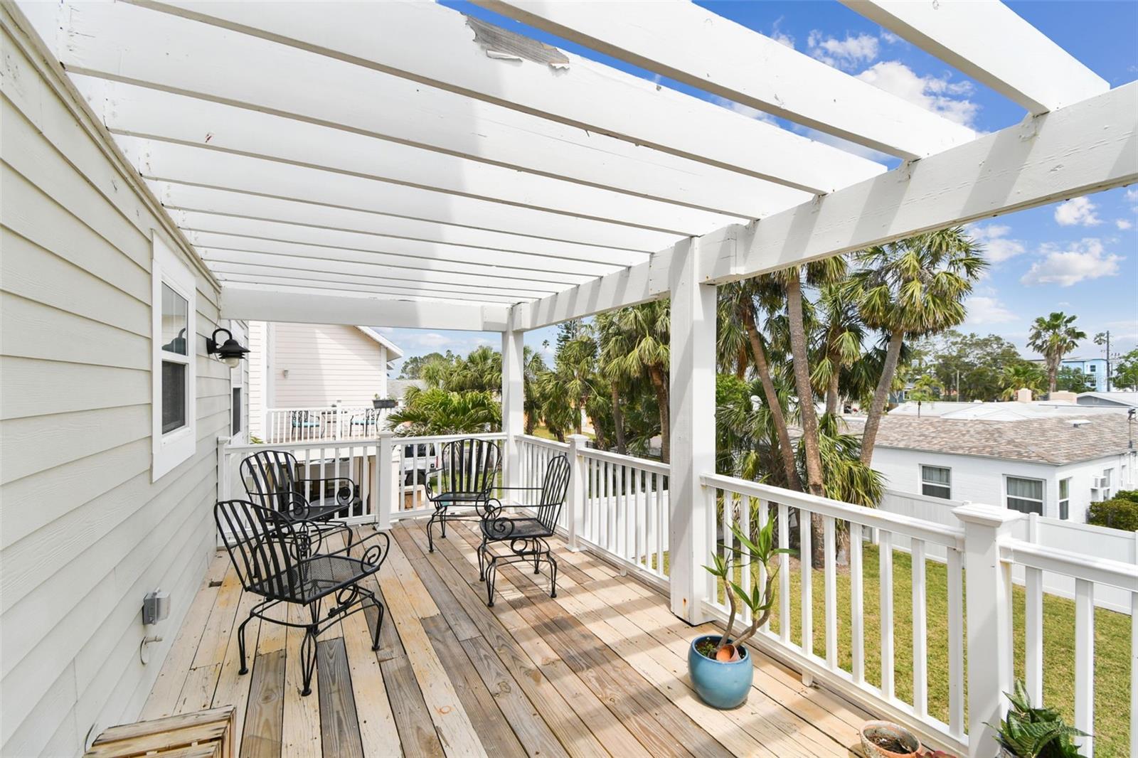 Image 26 of 98 For 16033 Gulf Boulevard
