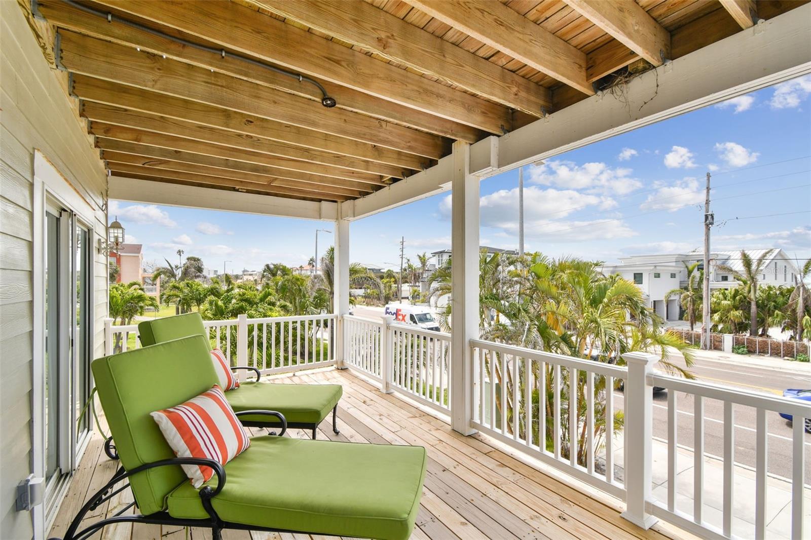 Image 30 of 98 For 16033 Gulf Boulevard