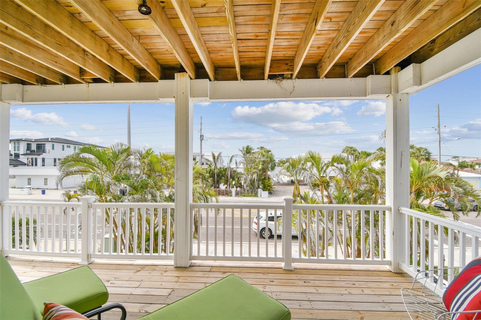 Image 34 of 98 For 16033 Gulf Boulevard