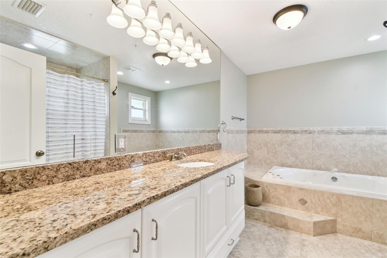 Image 41 of 98 For 16033 Gulf Boulevard