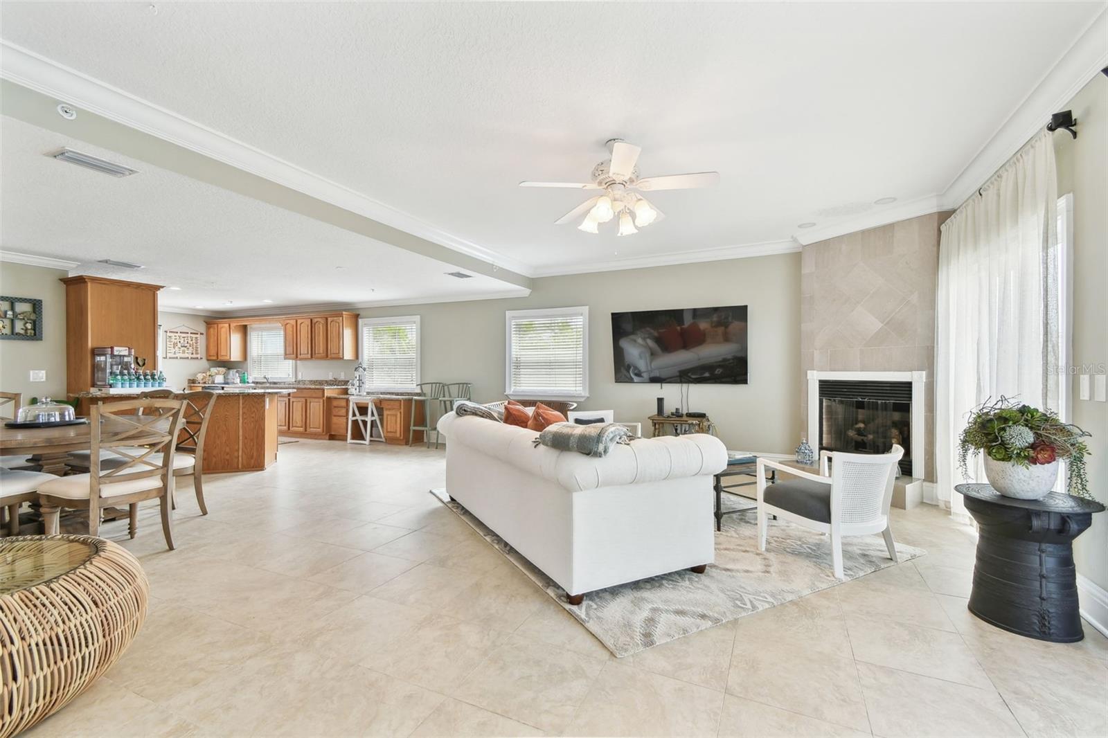 Image 6 of 98 For 16033 Gulf Boulevard