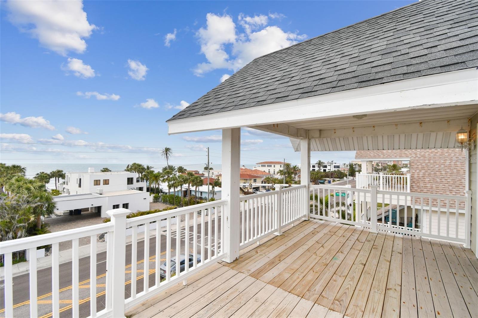 Image 68 of 98 For 16033 Gulf Boulevard