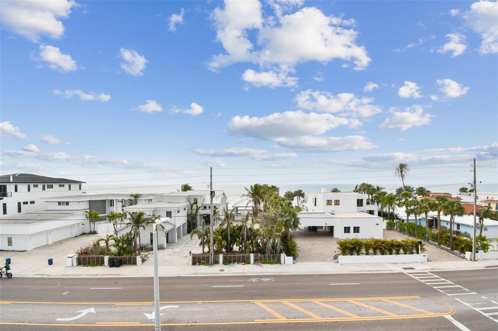 Image 73 of 98 For 16033 Gulf Boulevard