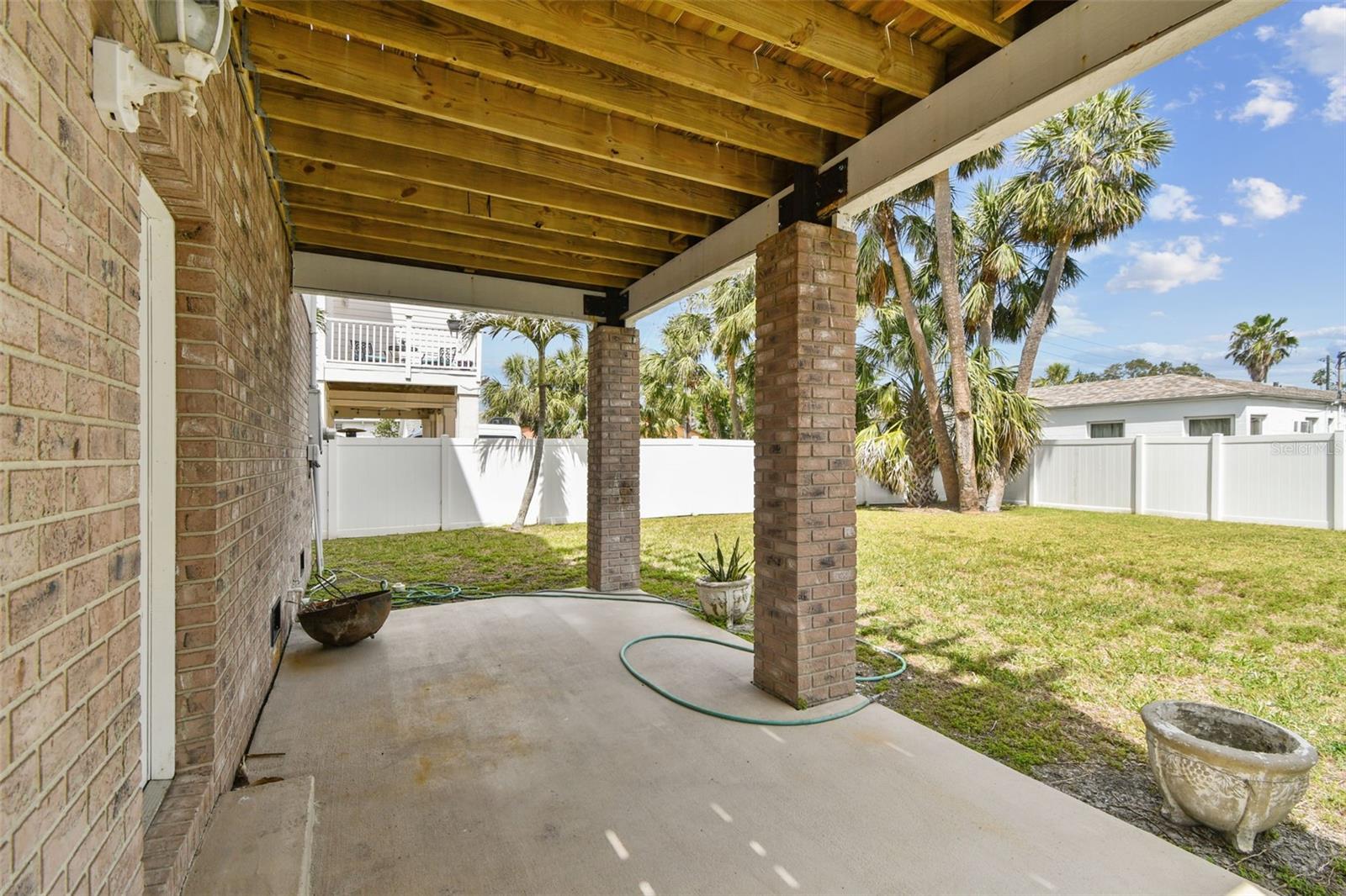 Image 77 of 98 For 16033 Gulf Boulevard
