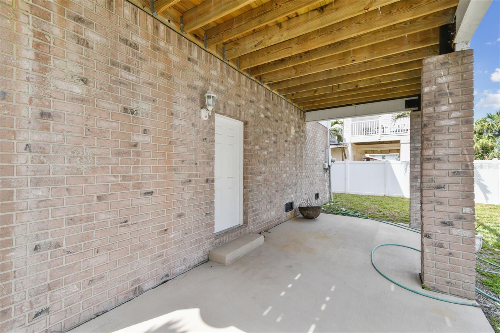 Image 79 of 98 For 16033 Gulf Boulevard