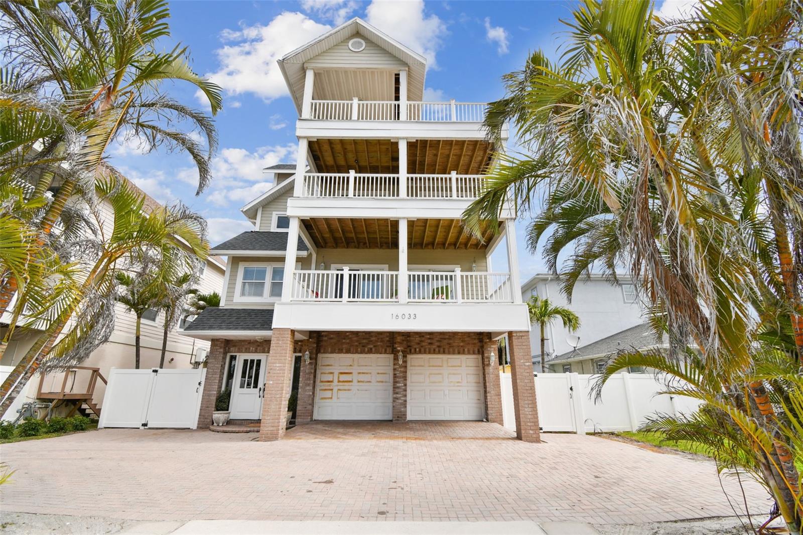 Image 82 of 98 For 16033 Gulf Boulevard