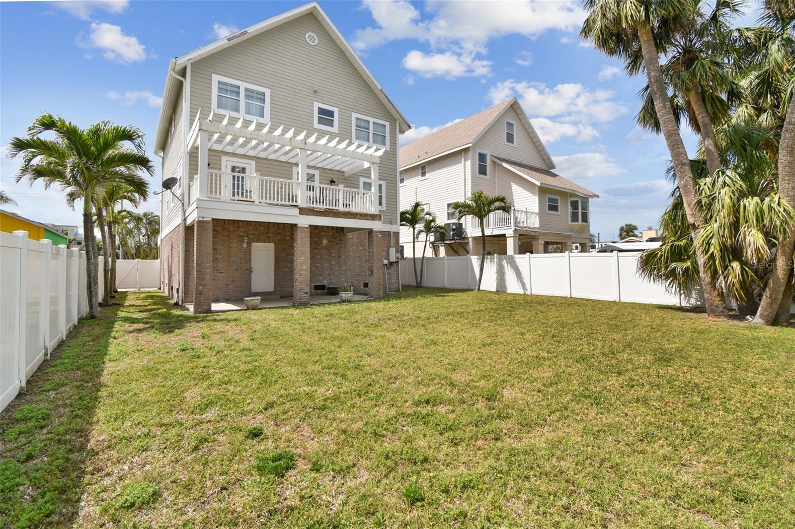Image 86 of 98 For 16033 Gulf Boulevard