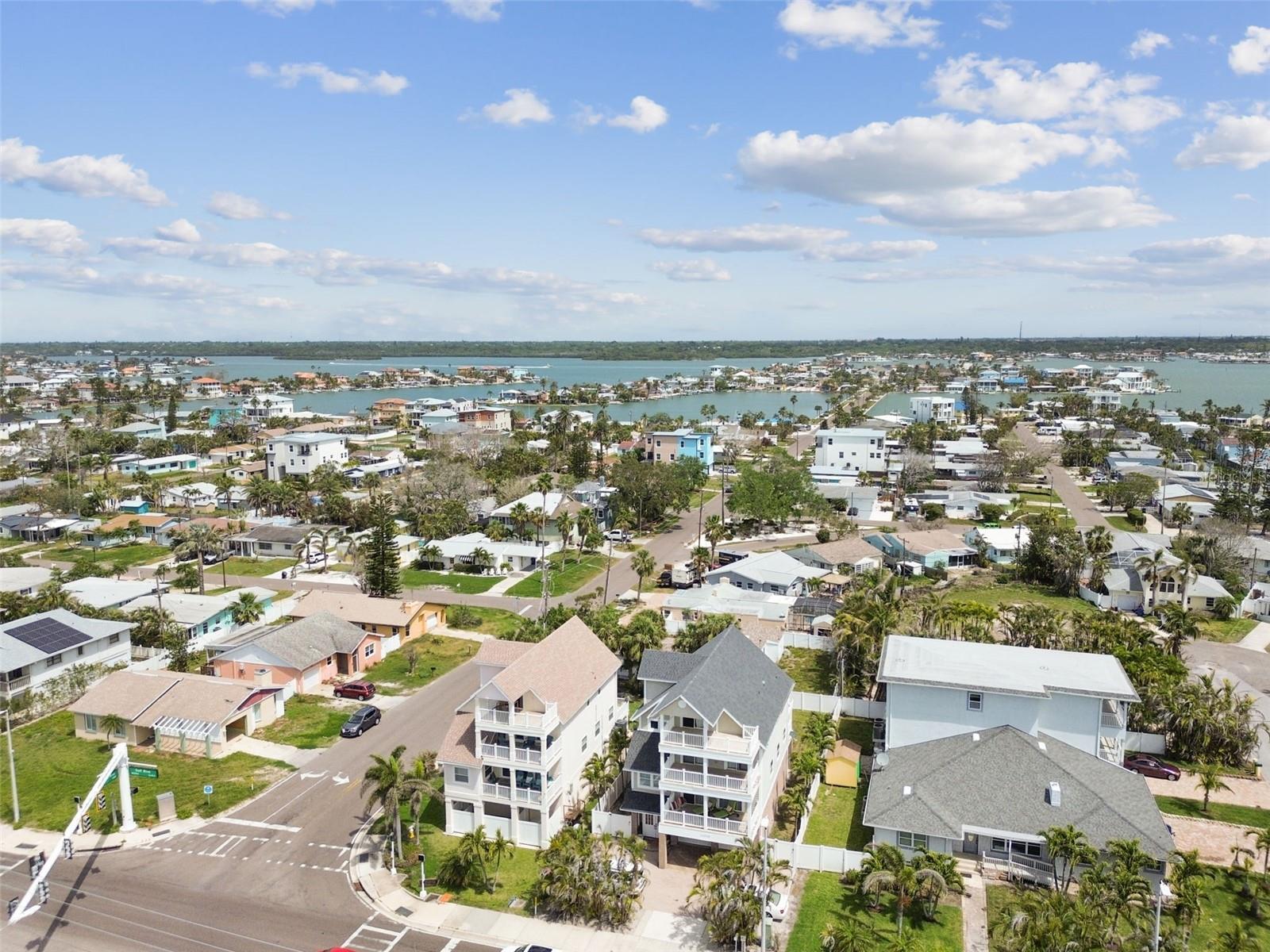 Image 92 of 98 For 16033 Gulf Boulevard