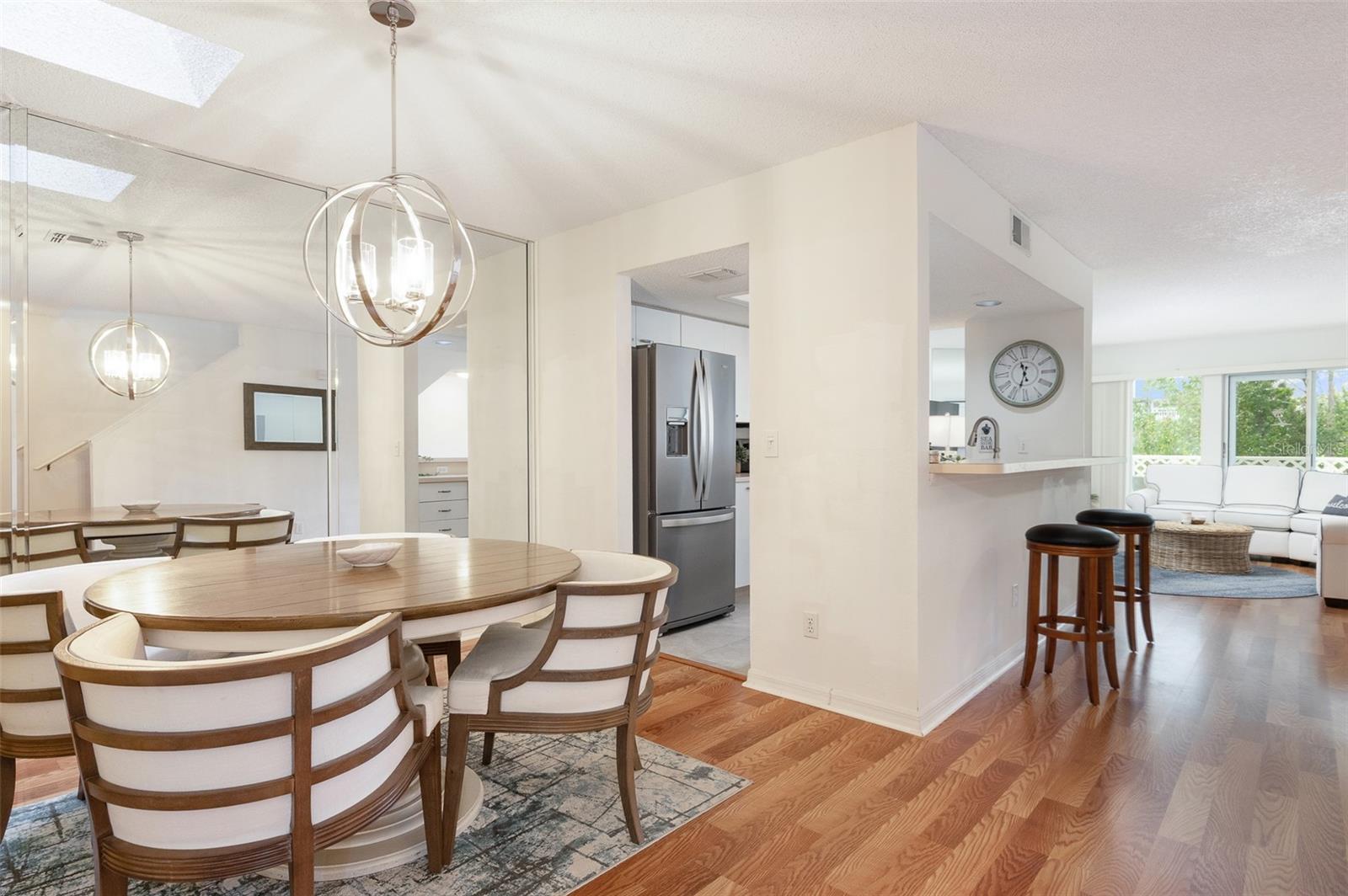 Listing photo id 14 for 623 Garland Circle