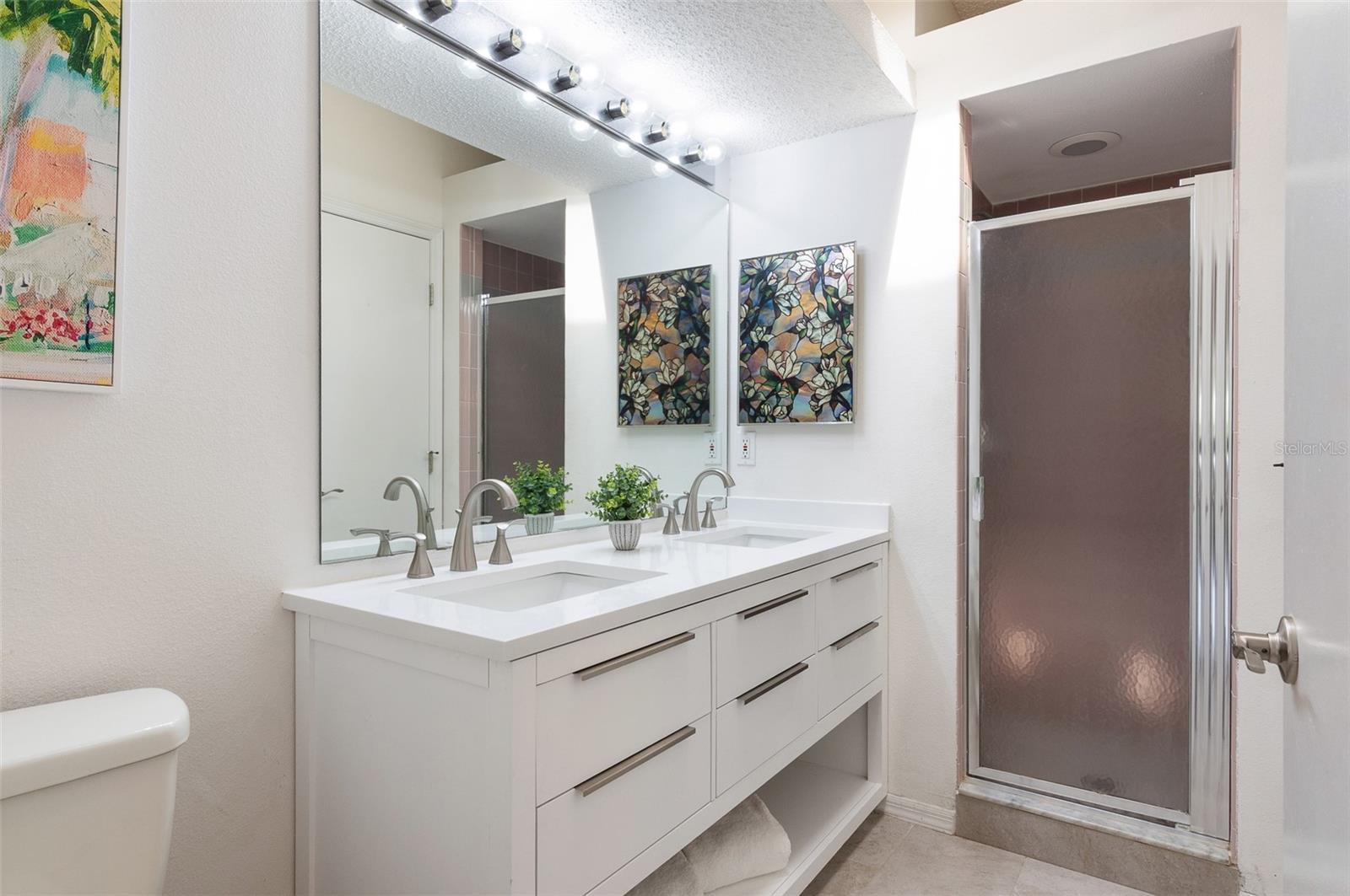 Listing photo id 15 for 623 Garland Circle