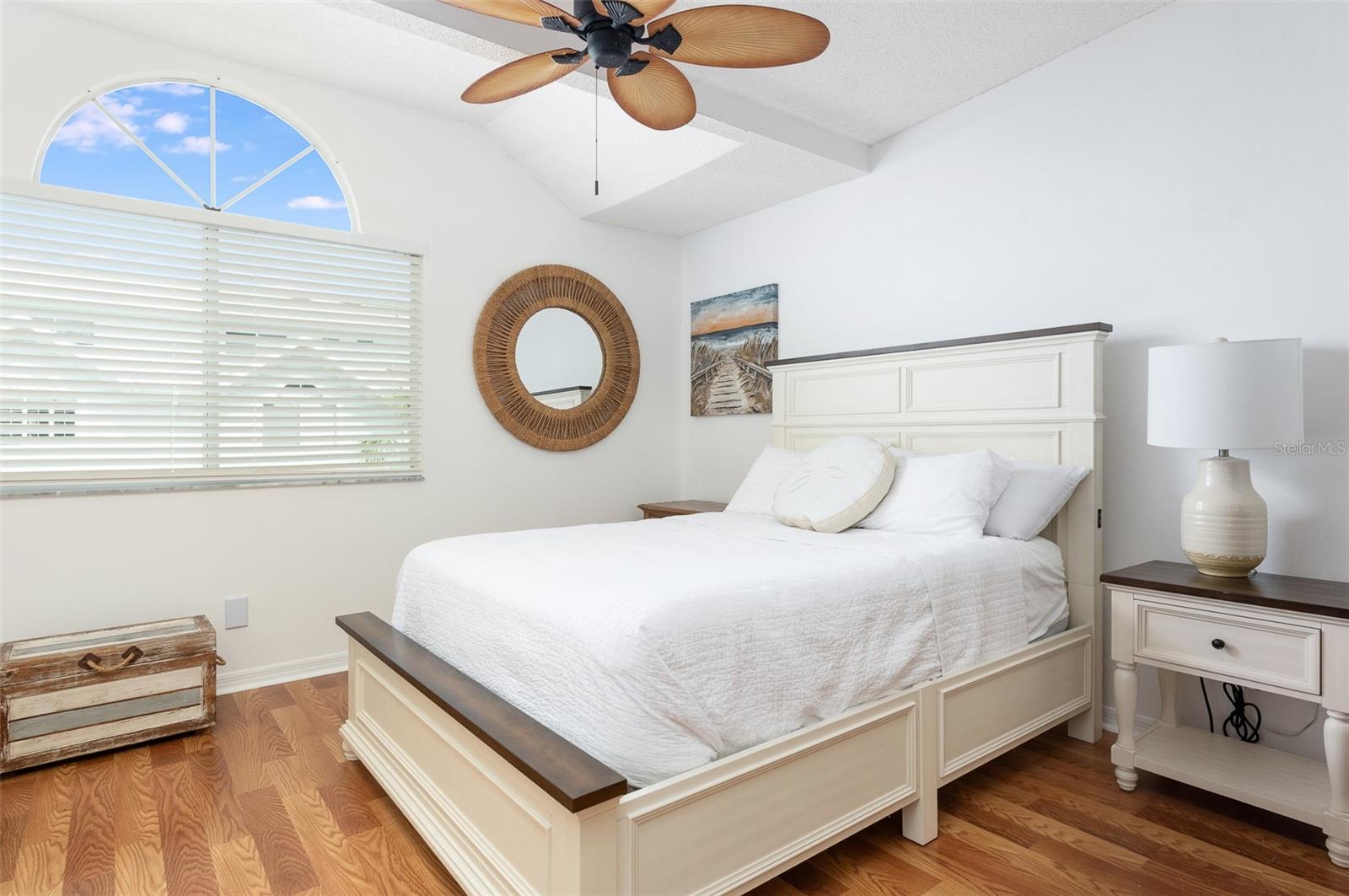 Listing photo id 16 for 623 Garland Circle
