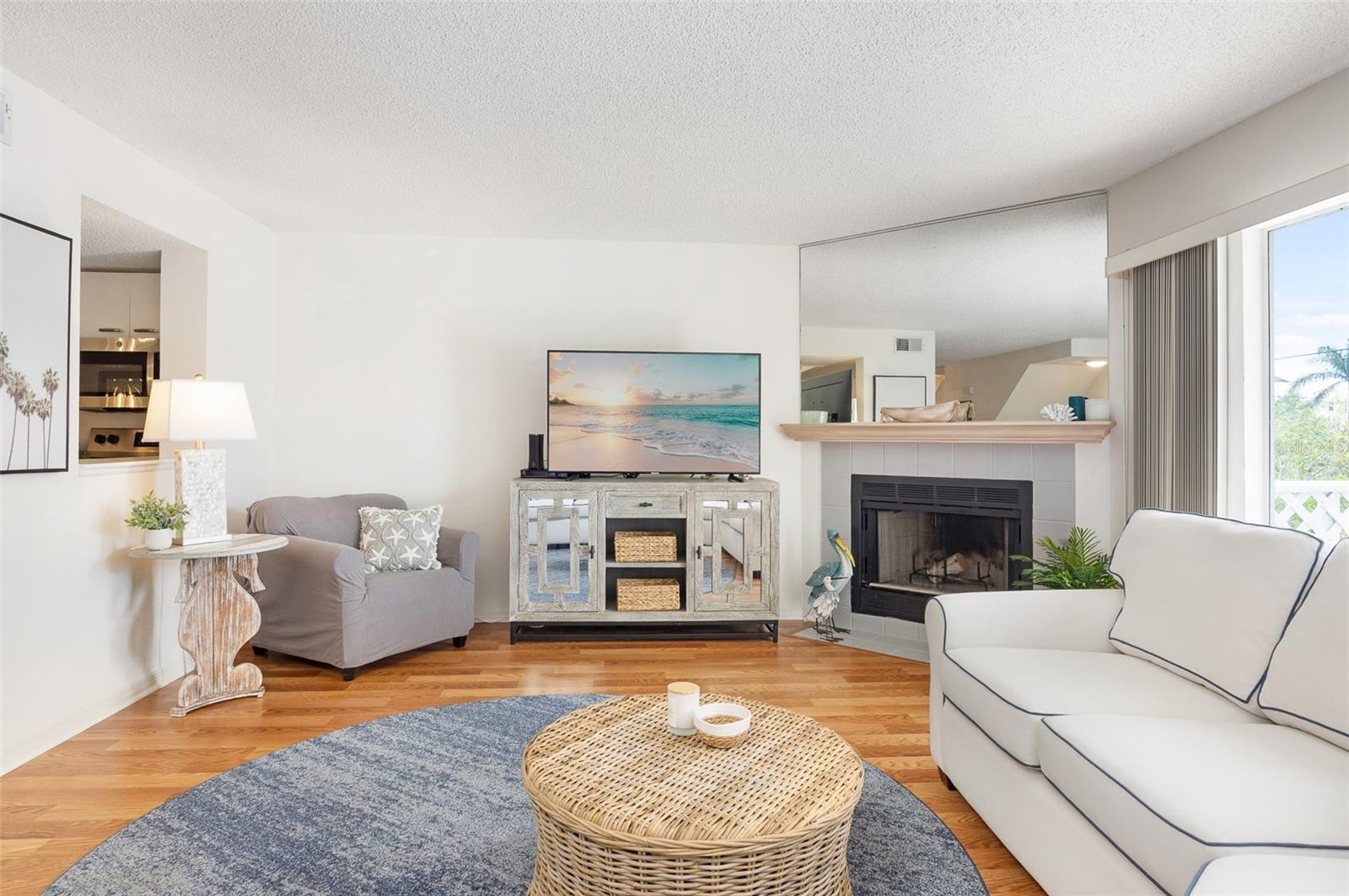 Listing photo id 6 for 623 Garland Circle