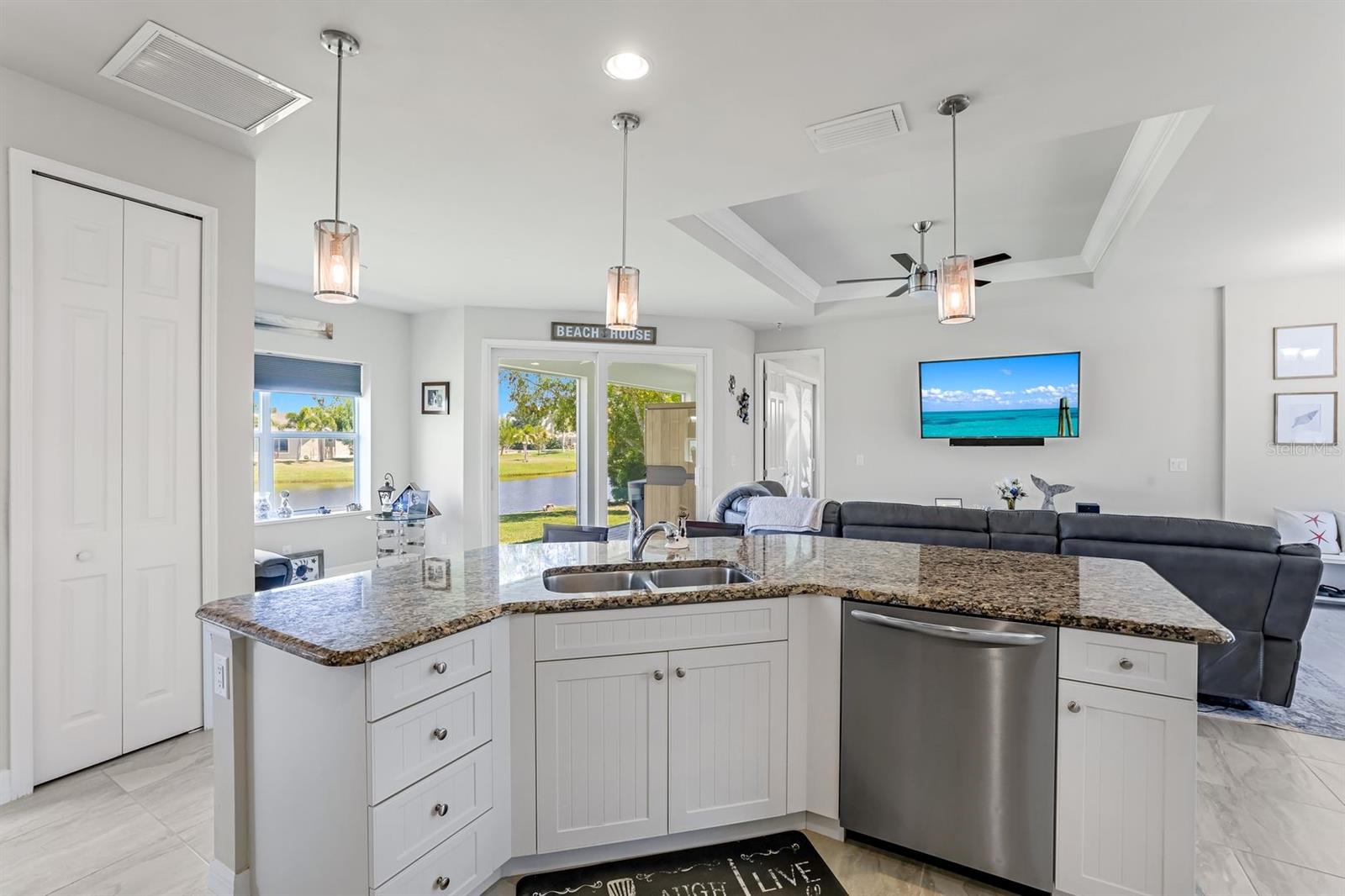 Image 4 of 31 For 4507 Lake Heather Circle