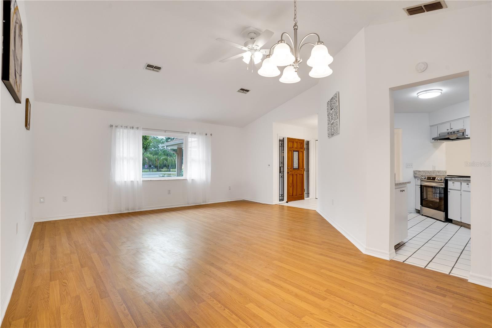 Listing photo id 13 for 18546 Kelly Road