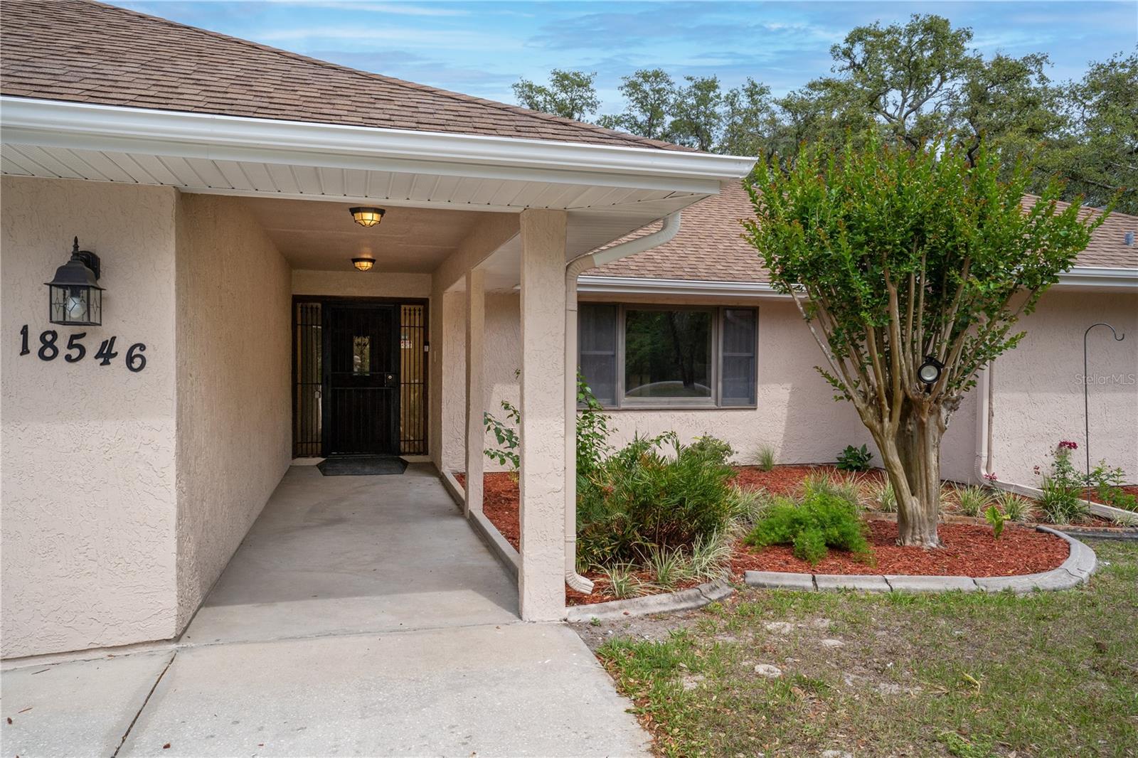 Listing photo id 0 for 18546 Kelly Road