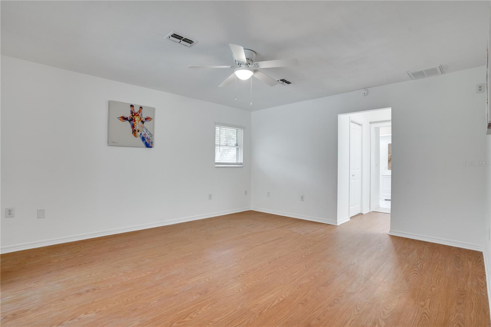 Listing photo id 18 for 18546 Kelly Road