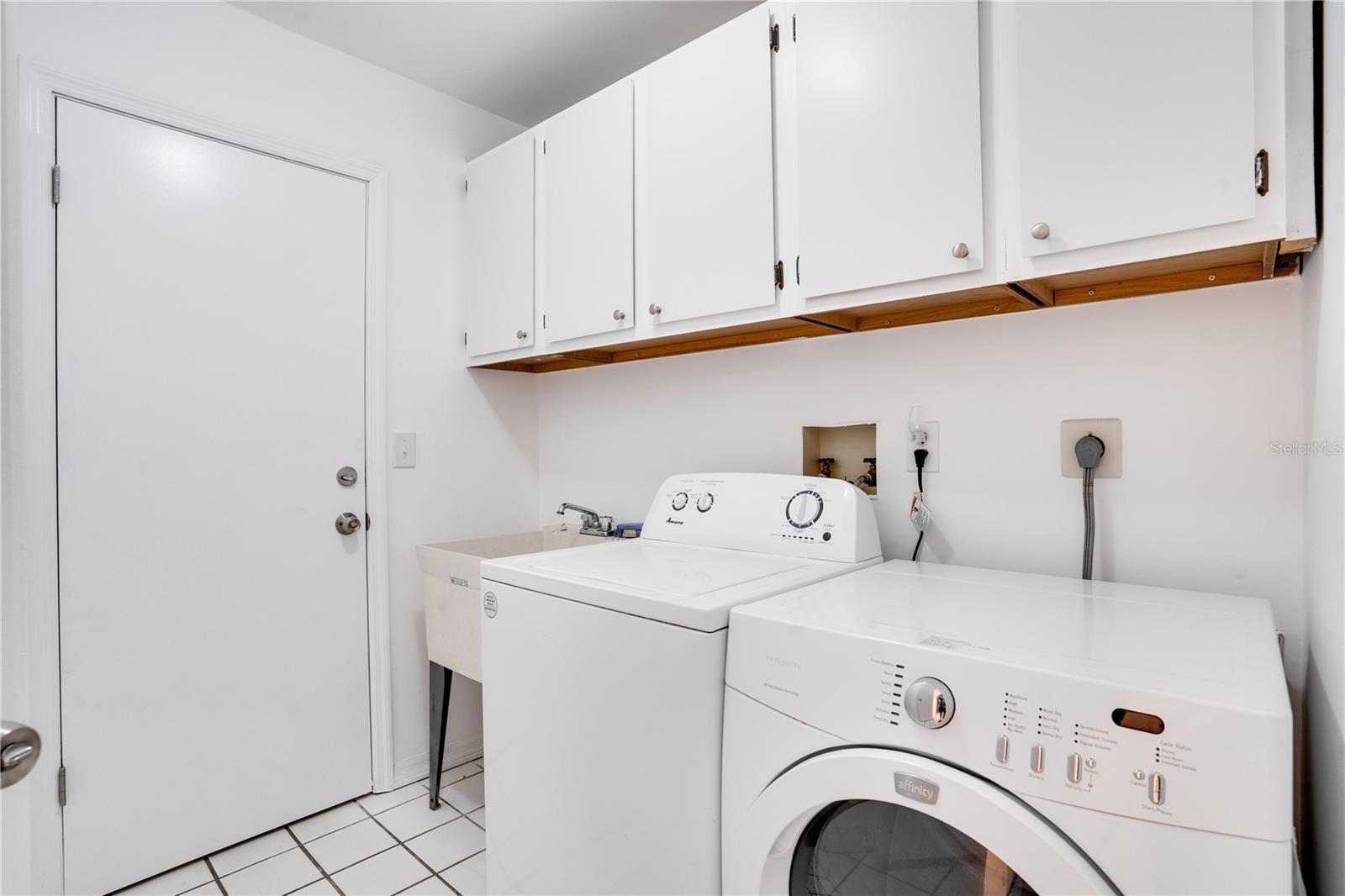 Listing photo id 26 for 18546 Kelly Road