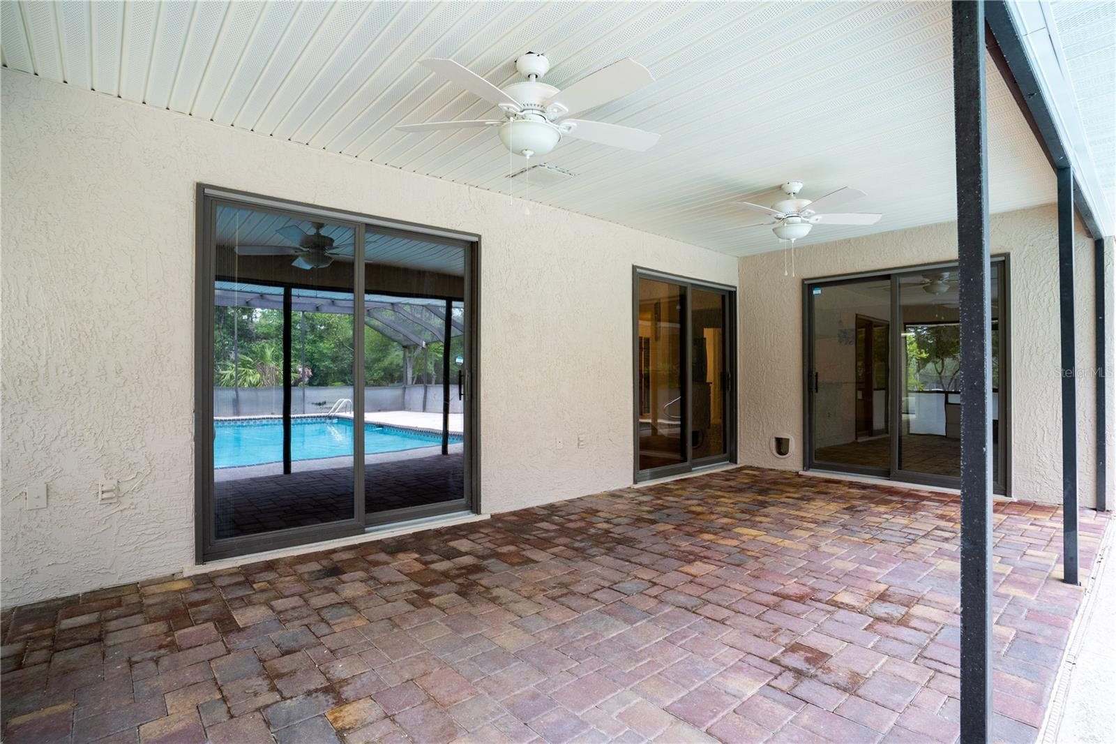 Listing photo id 31 for 18546 Kelly Road