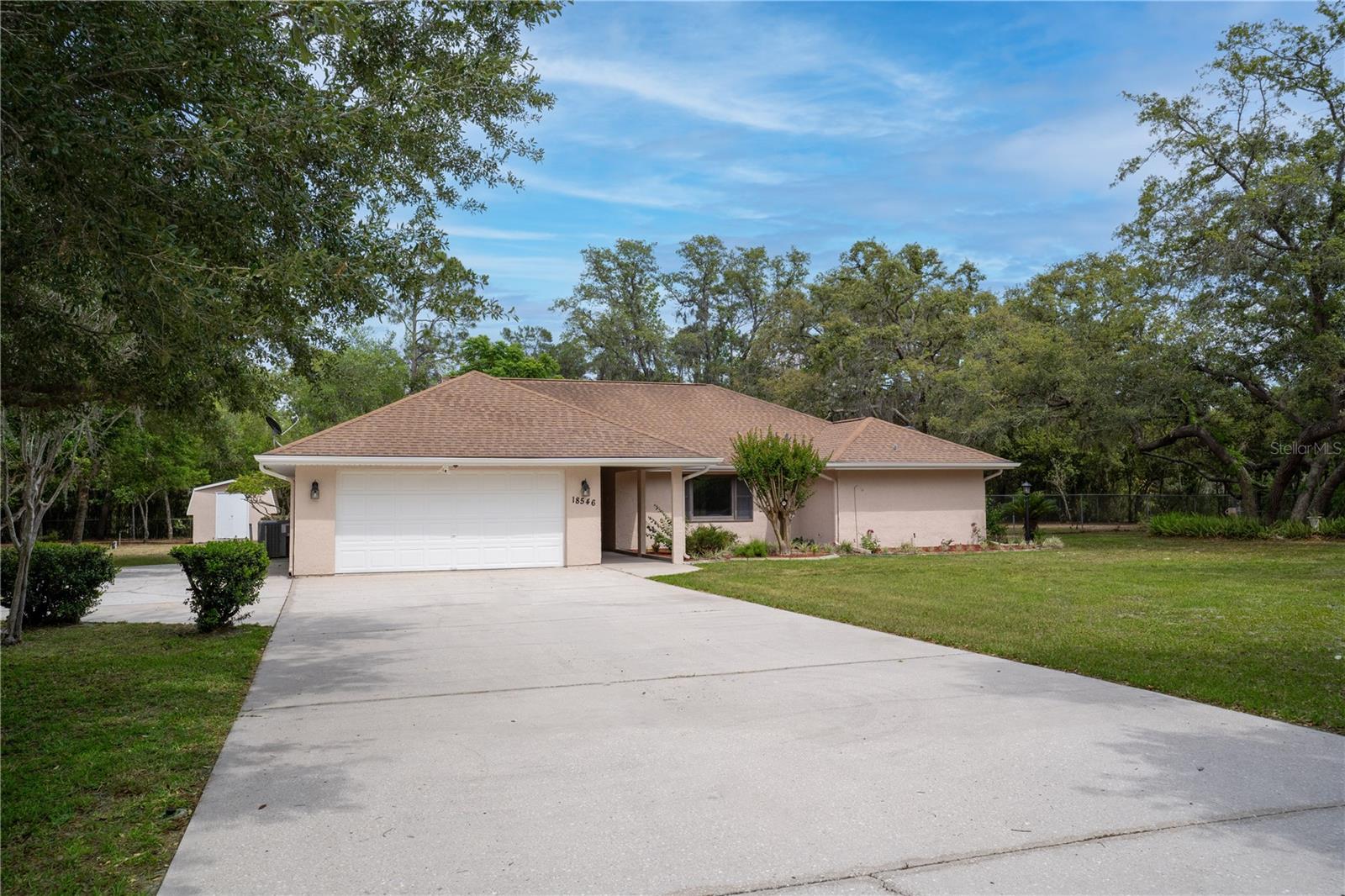 Listing photo id 33 for 18546 Kelly Road