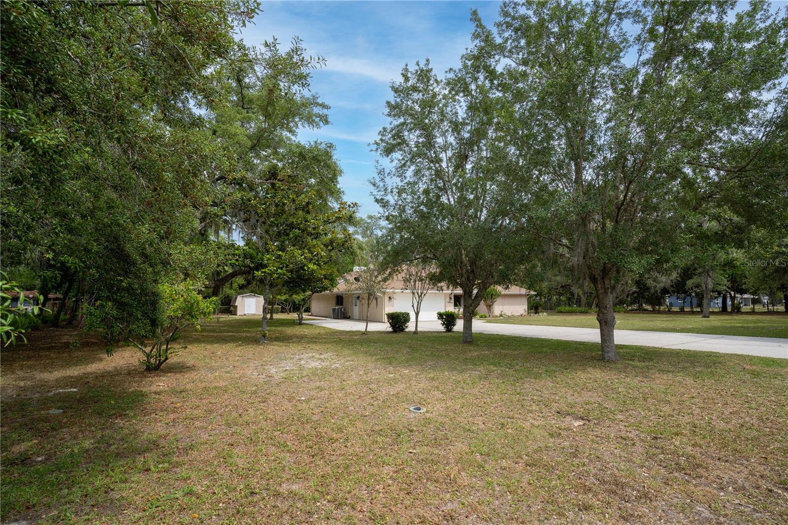 Listing photo id 42 for 18546 Kelly Road