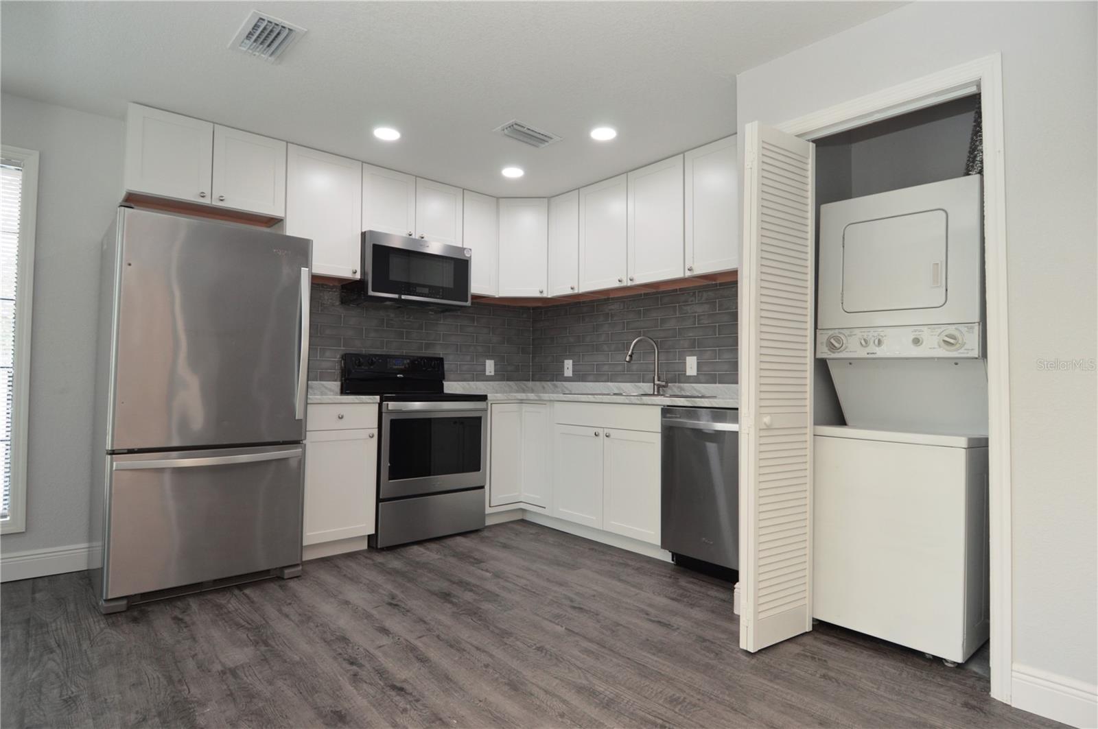 Image 11 of 100 For 8633 Fancy Finch Drive 201