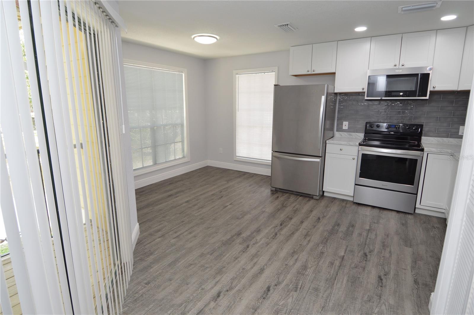 Image 6 of 100 For 8633 Fancy Finch Drive 201
