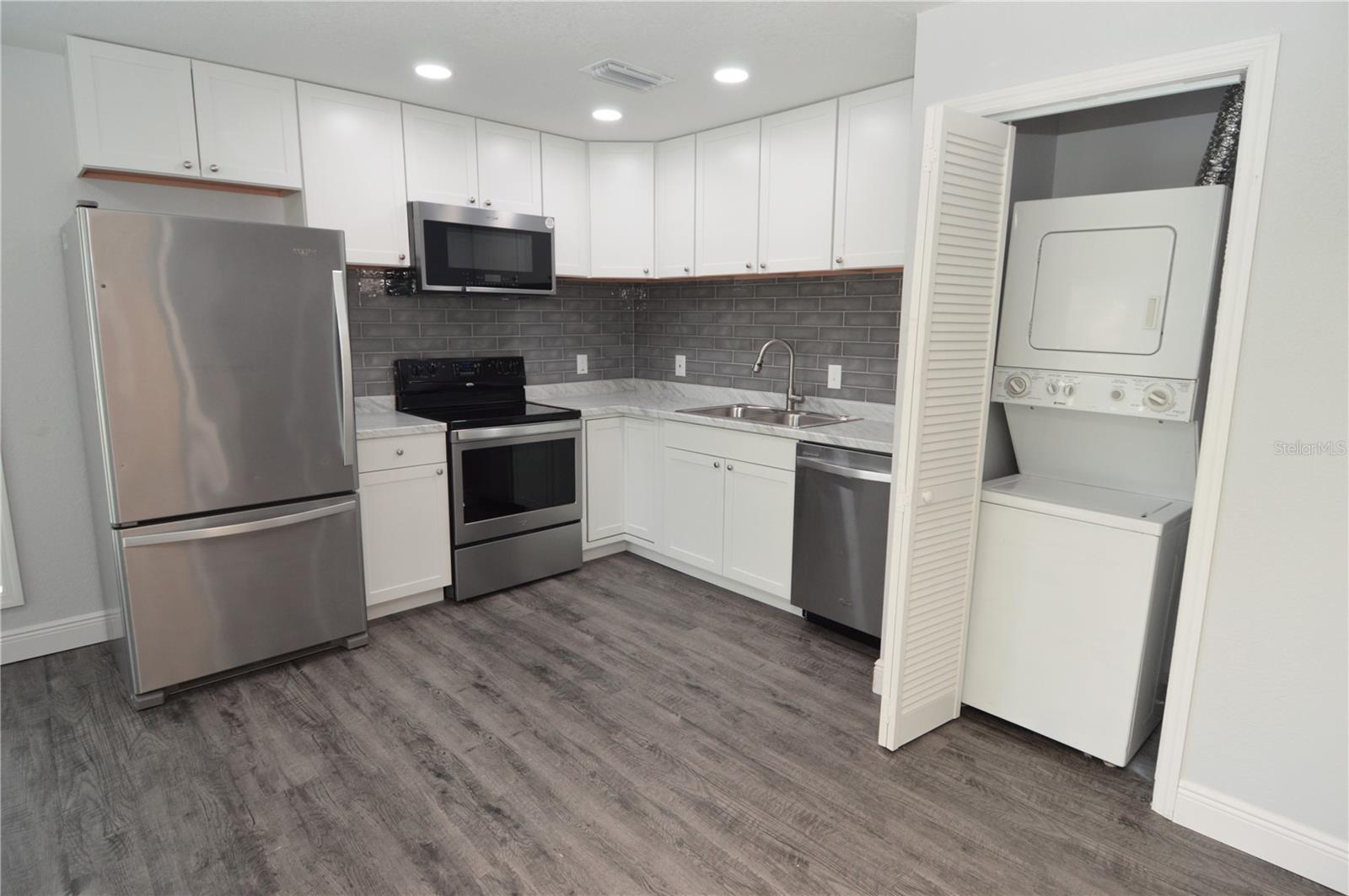 Image 8 of 100 For 8633 Fancy Finch Drive 201