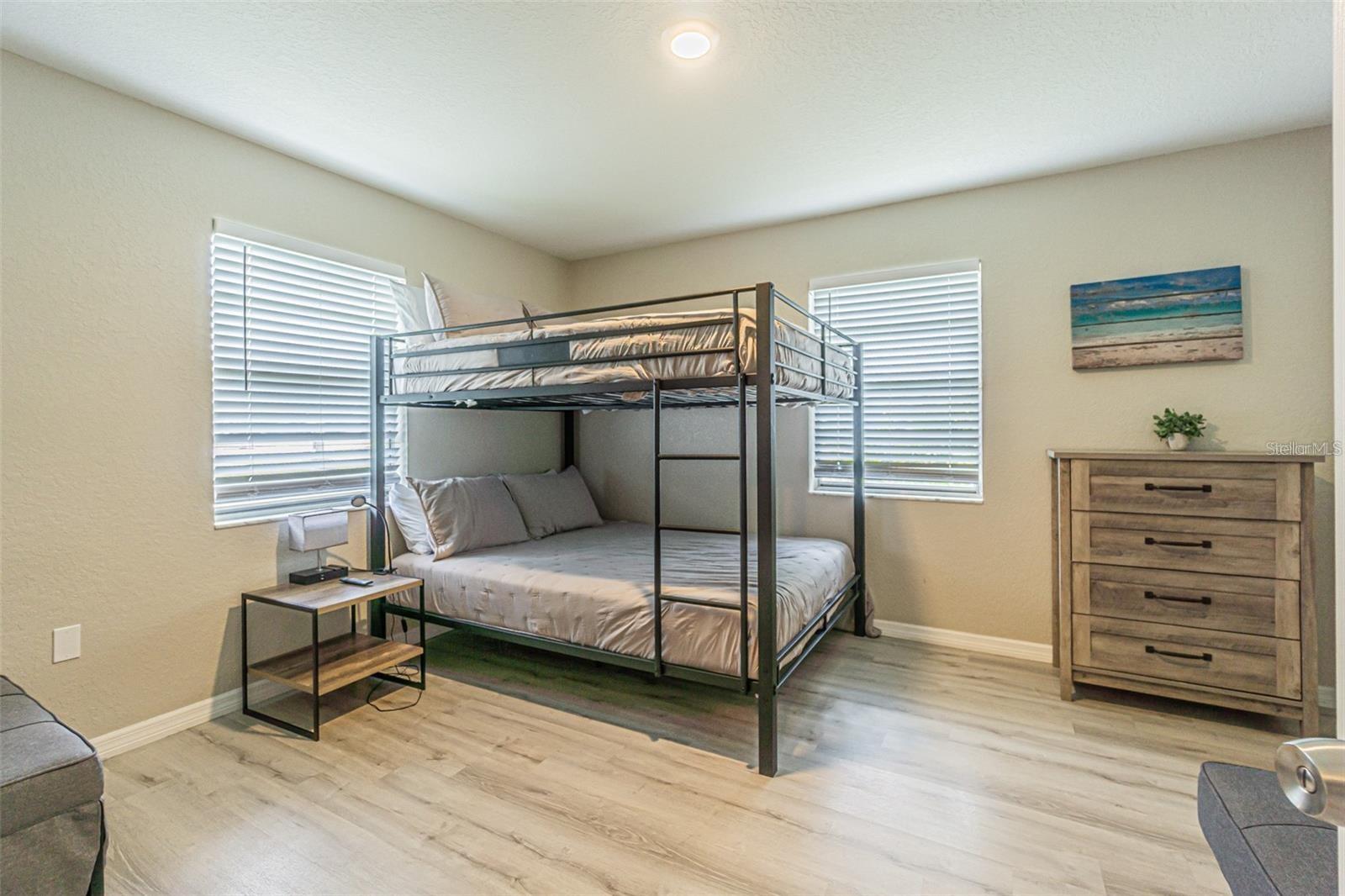 Image 30 of 49 For 1829 1st Avenue E