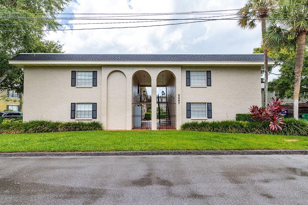 Image 2 of 24 For 2207 Carolina Avenue 18