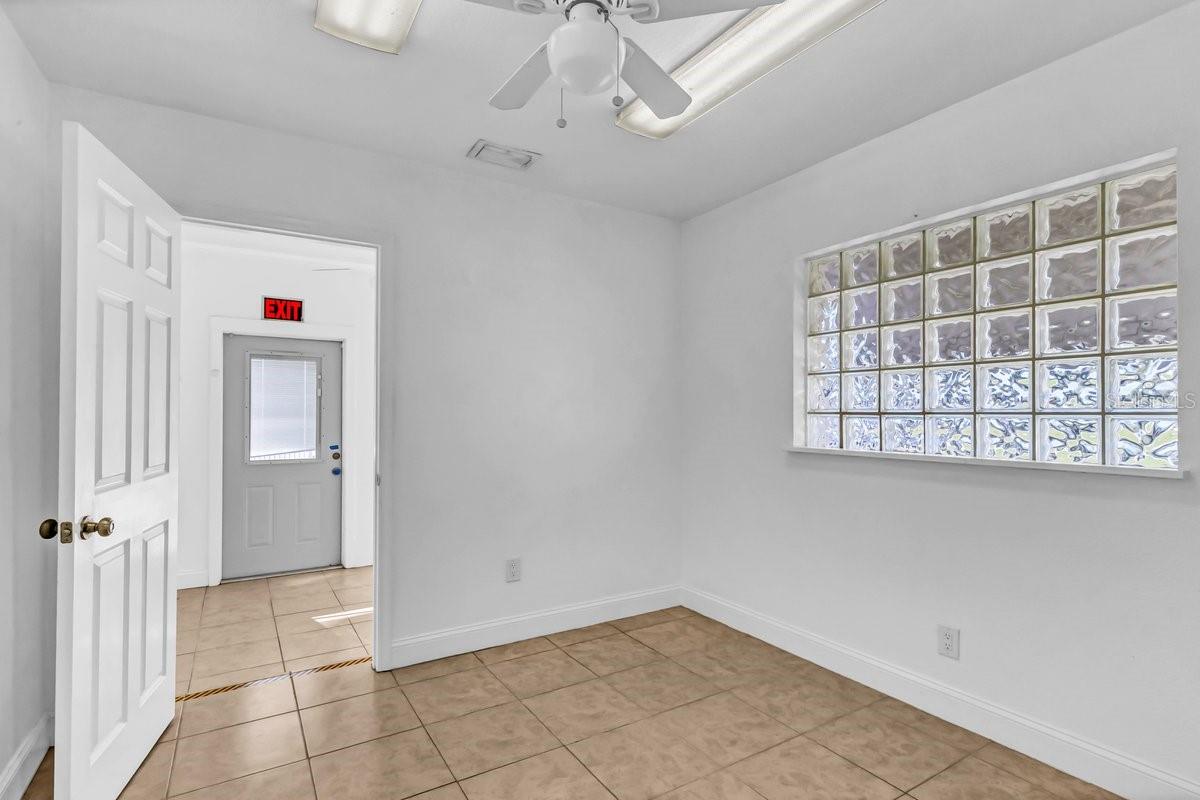 Image 10 of 21 For 10701 Village Green Avenue