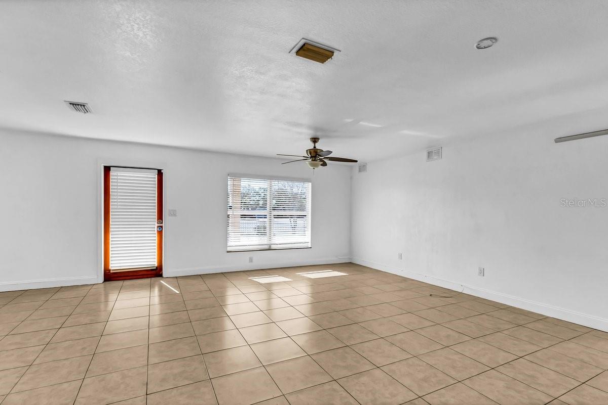 Image 6 of 21 For 10701 Village Green Avenue