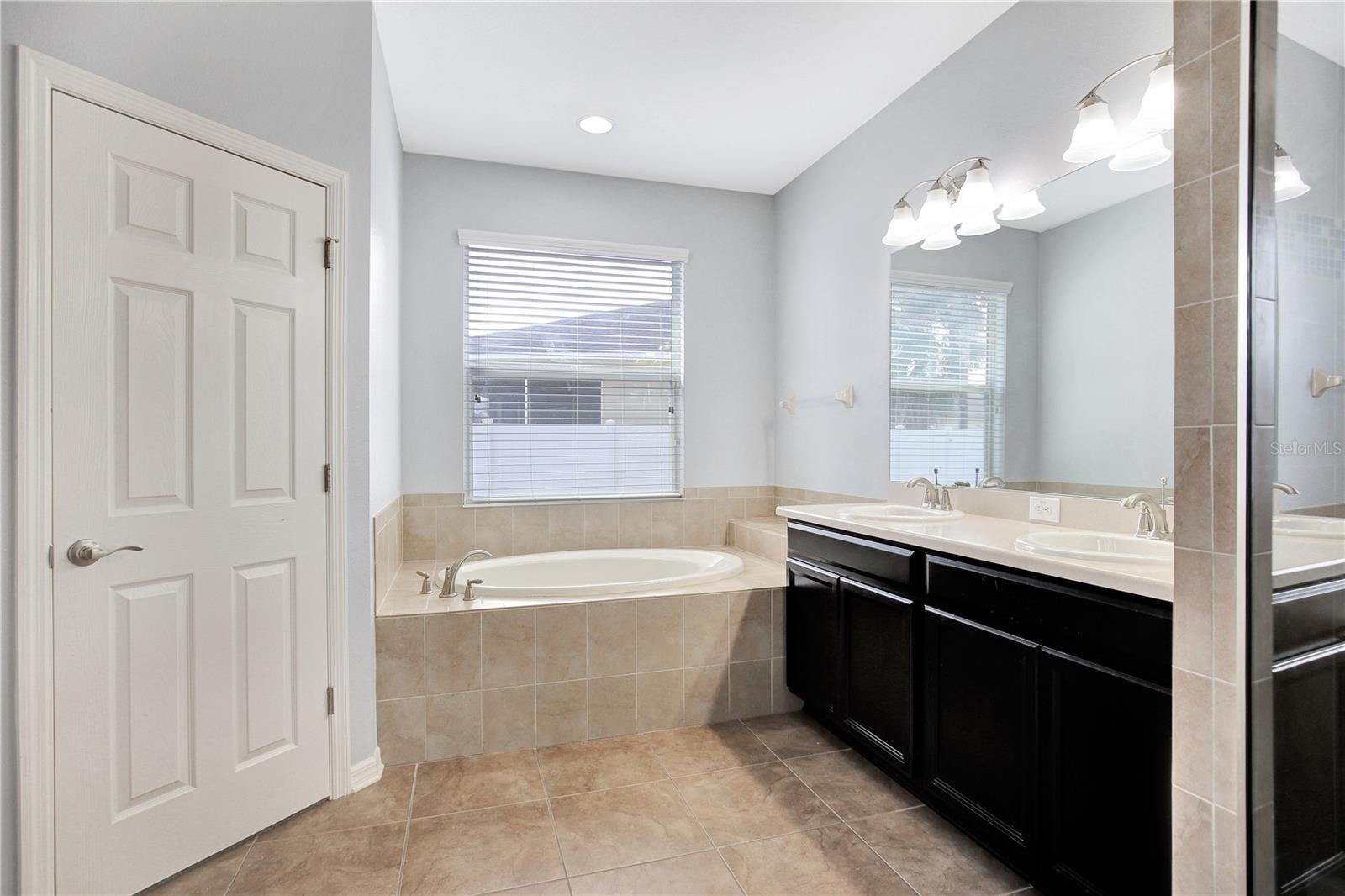 Image 16 of 32 For 7204 Morningsgate Way