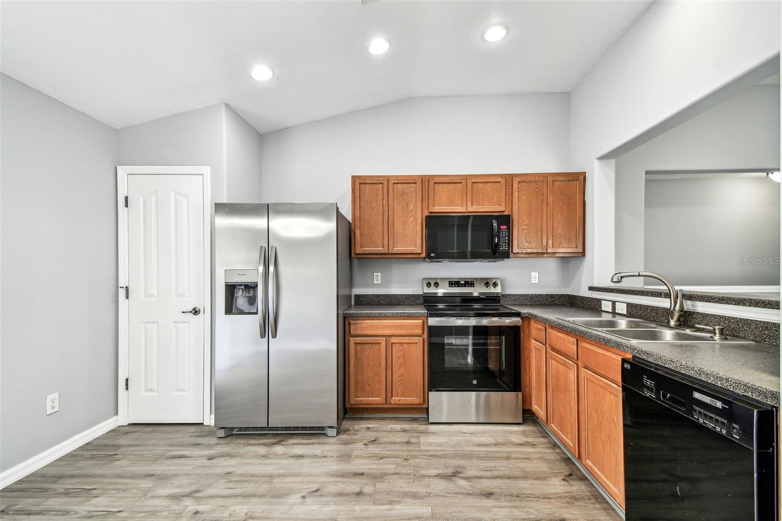 Image 16 of 41 For 9551 Maxson Drive
