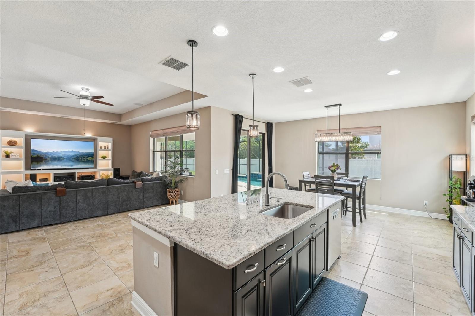 Image 14 of 62 For 21834 Southern Charm Drive