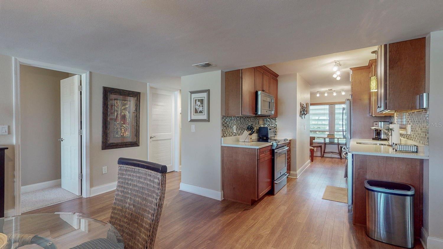 Image 6 of 31 For 7867 Sailboat Key Boulevard S 101