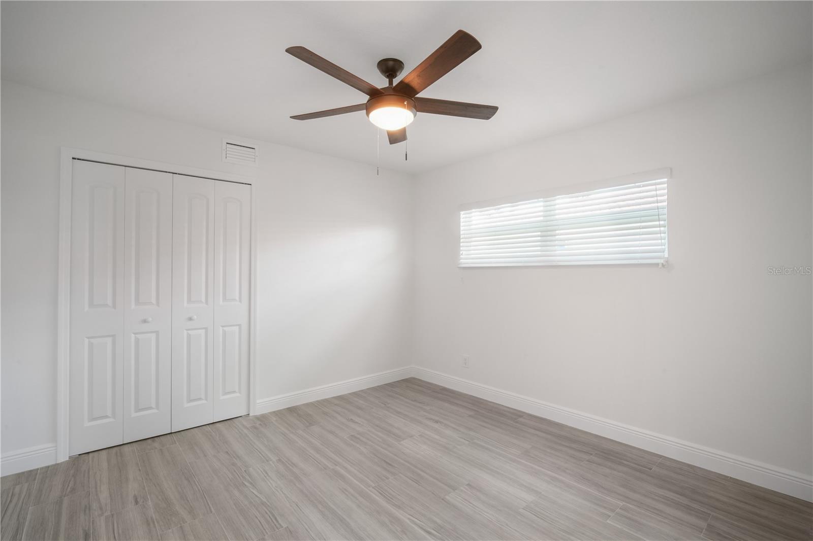 Listing photo id 13 for 3916 Doral Drive