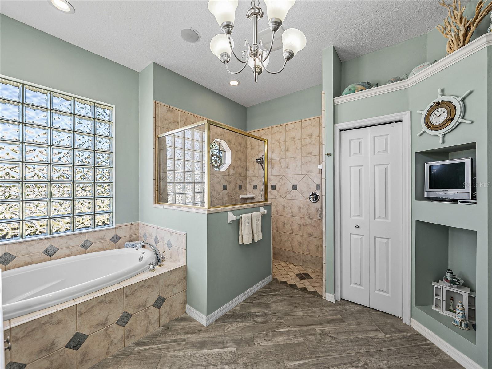 Image 41 of 95 For 2908 89th Avenue E