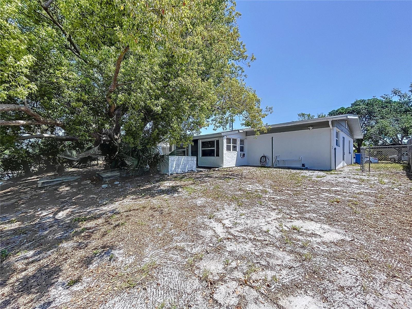 Image 10 of 36 For 5806 Liverpool Drive