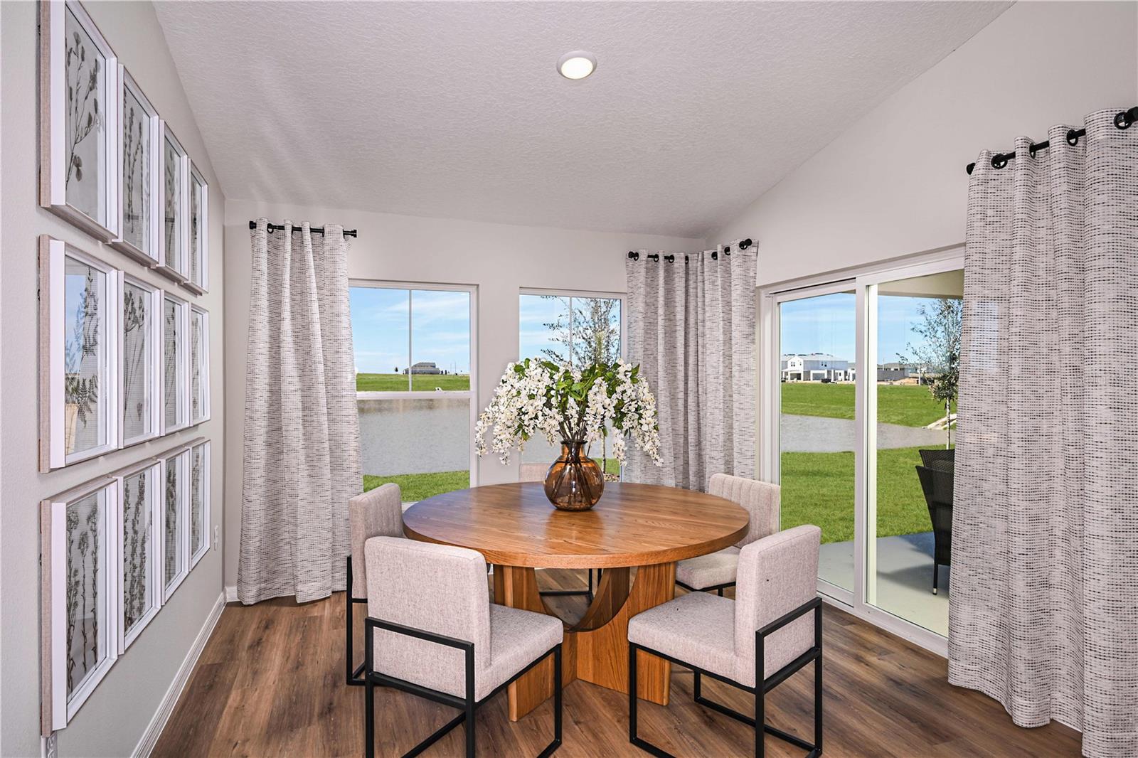 Image 3 of 18 For 1054 Foreshore Lane