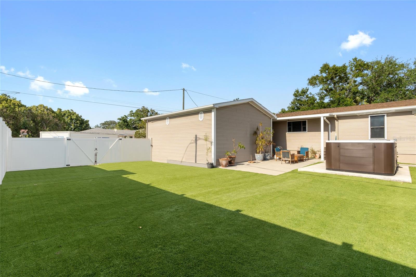 Image 2 of 39 For 2715 9th Avenue N