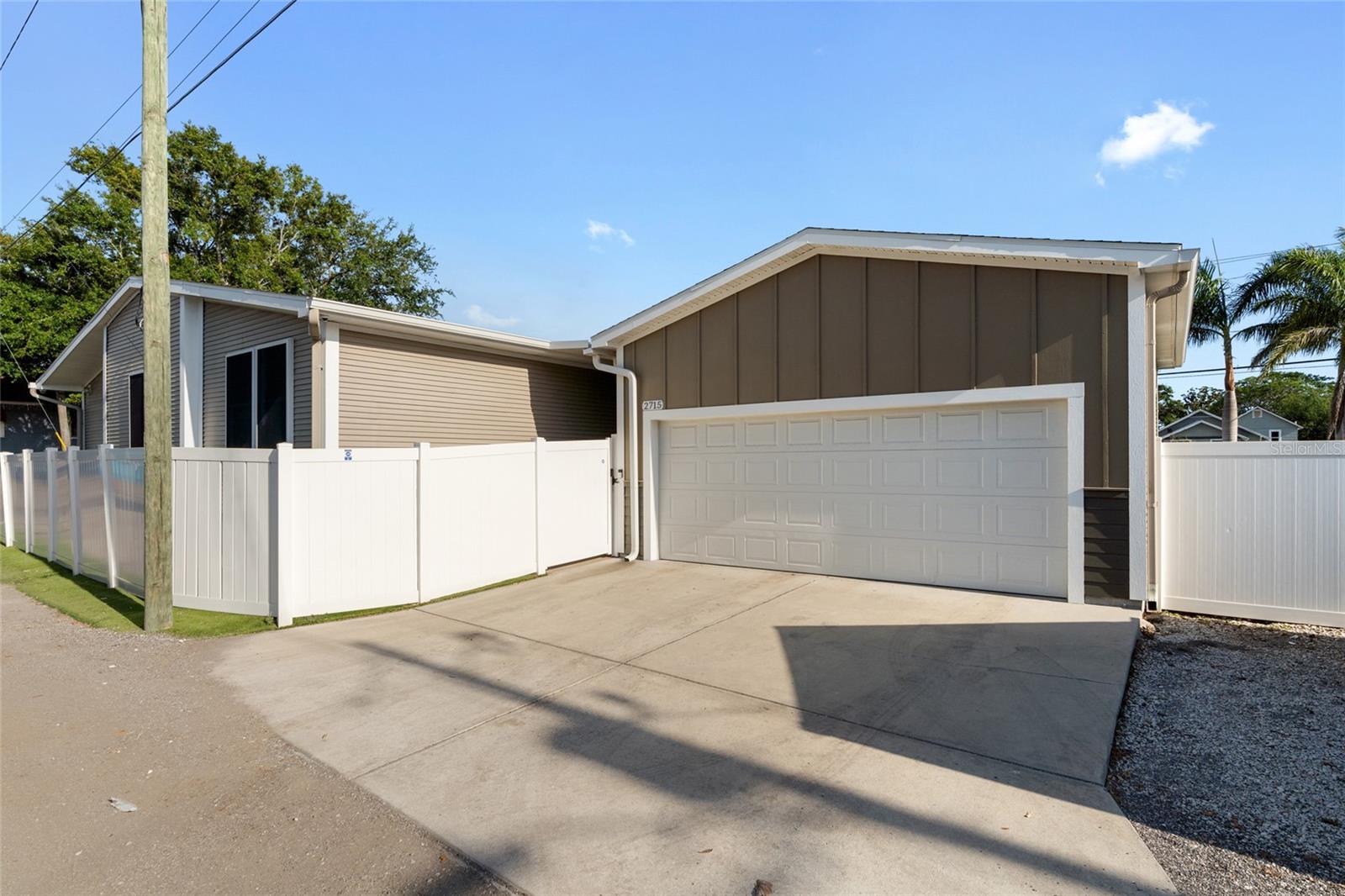 Image 32 of 39 For 2715 9th Avenue N