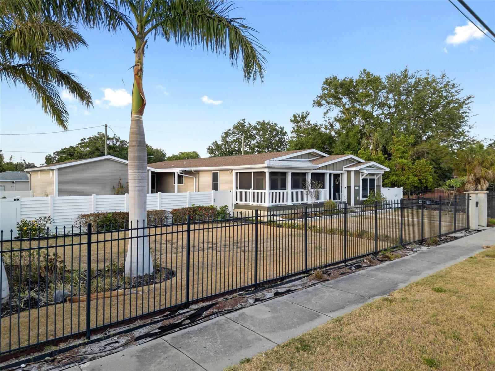 Image 36 of 39 For 2715 9th Avenue N