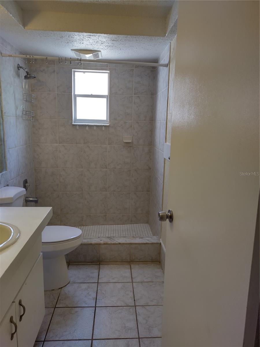 Image 19 of 26 For 2131 Orangepointe Avenue