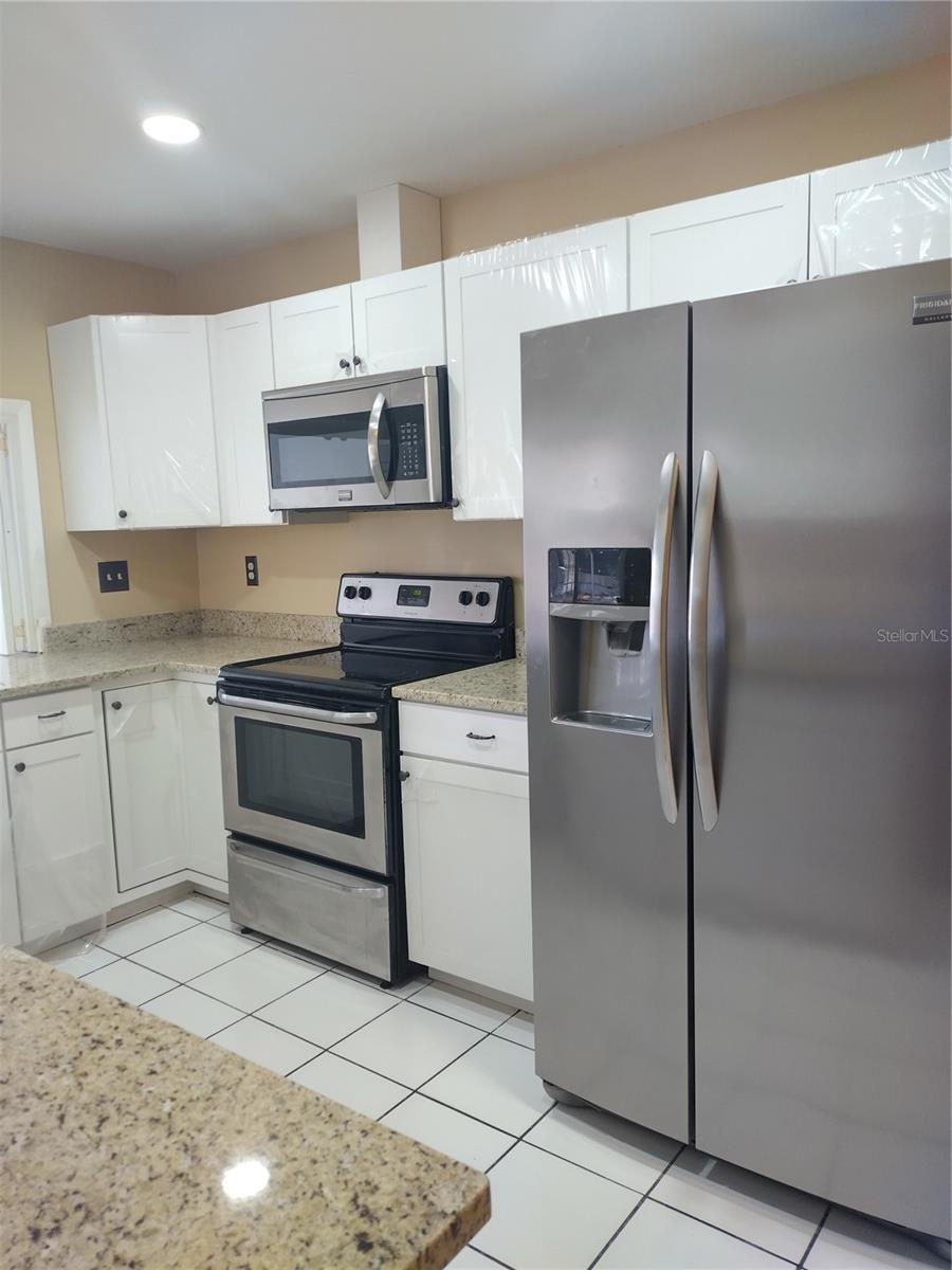 Image 3 of 26 For 2131 Orangepointe Avenue