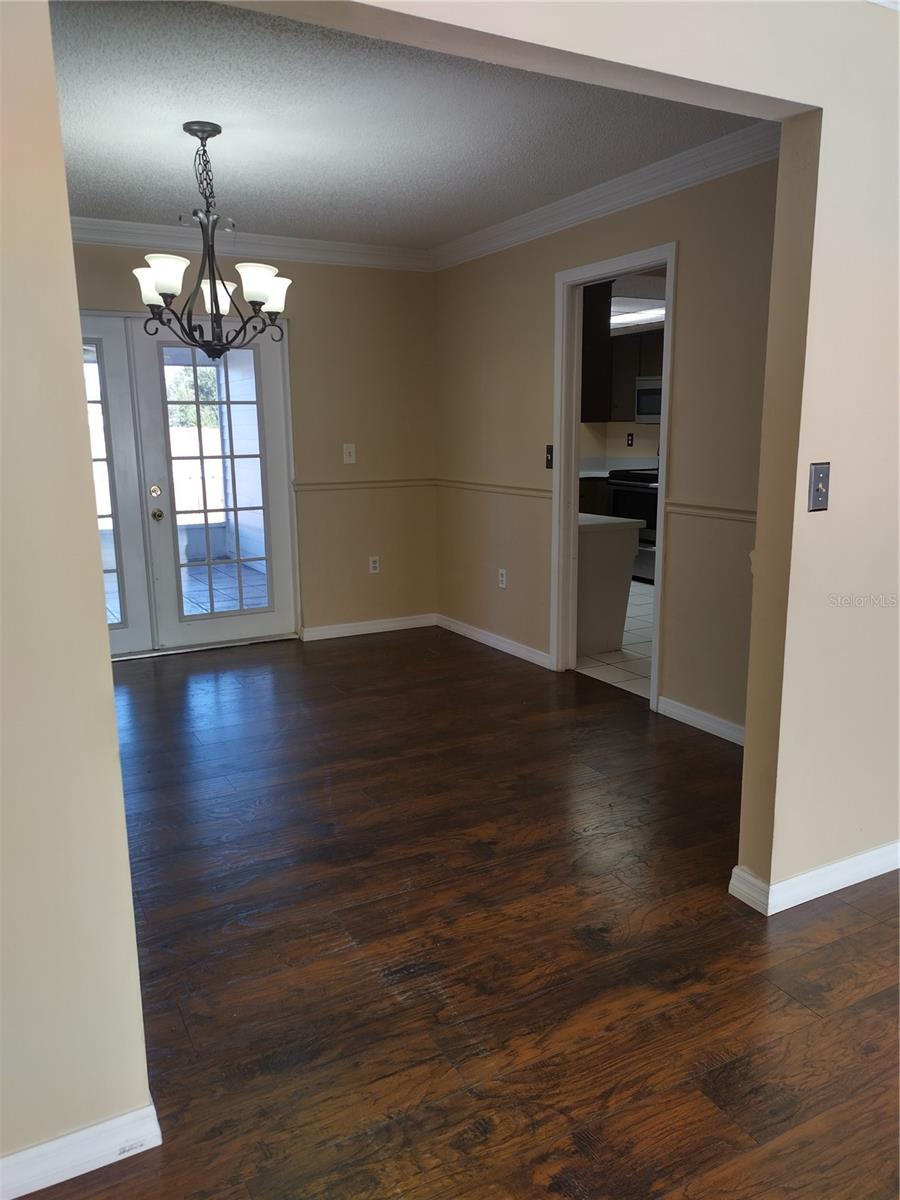 Image 8 of 26 For 2131 Orangepointe Avenue